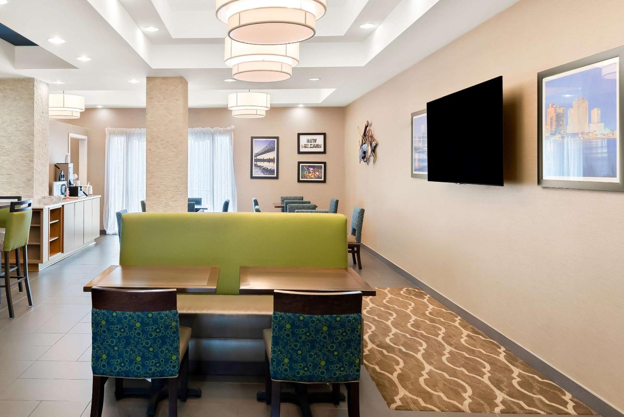 Comfort Suites New Orleans East Esterno foto