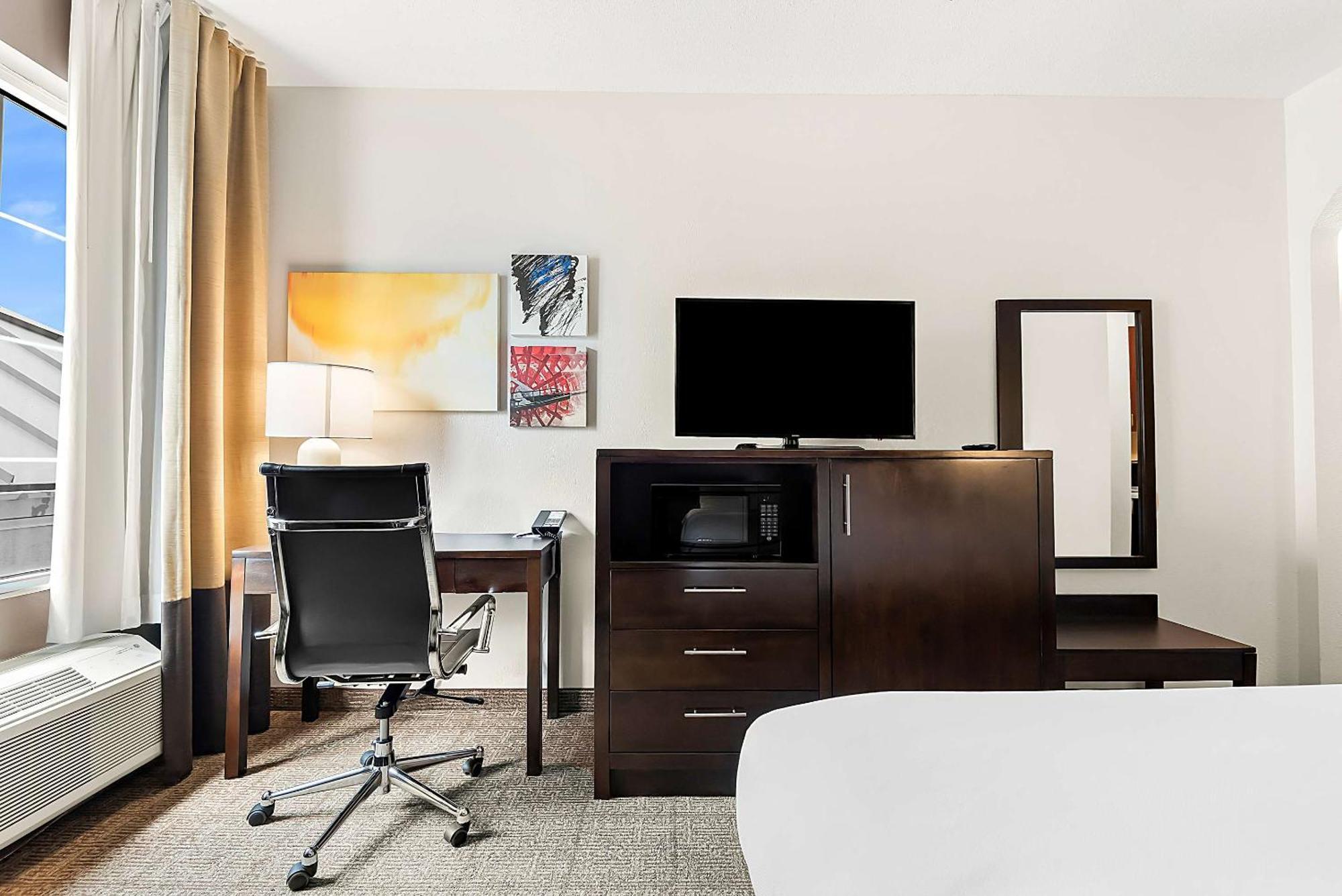 Comfort Suites New Orleans East Esterno foto