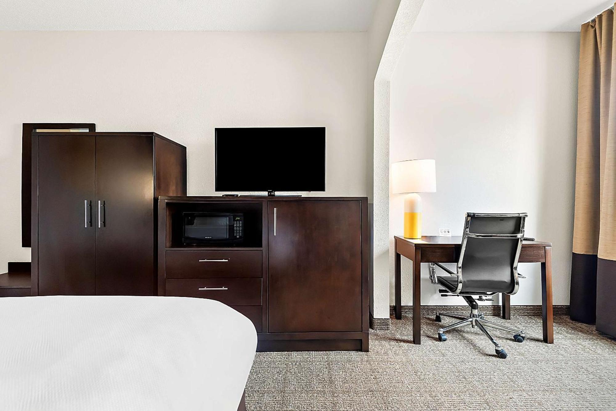 Comfort Suites New Orleans East Esterno foto