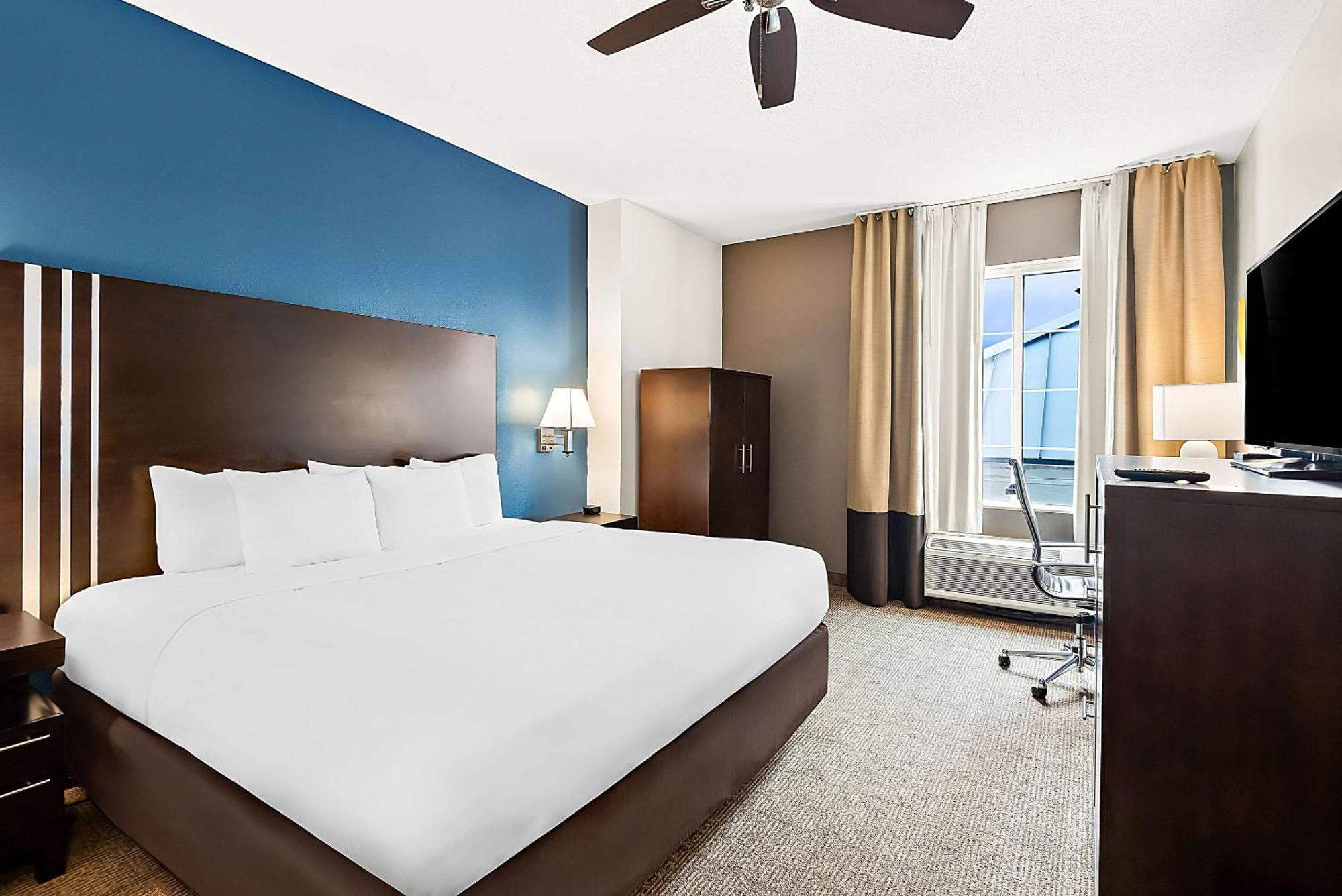Comfort Suites New Orleans East Esterno foto
