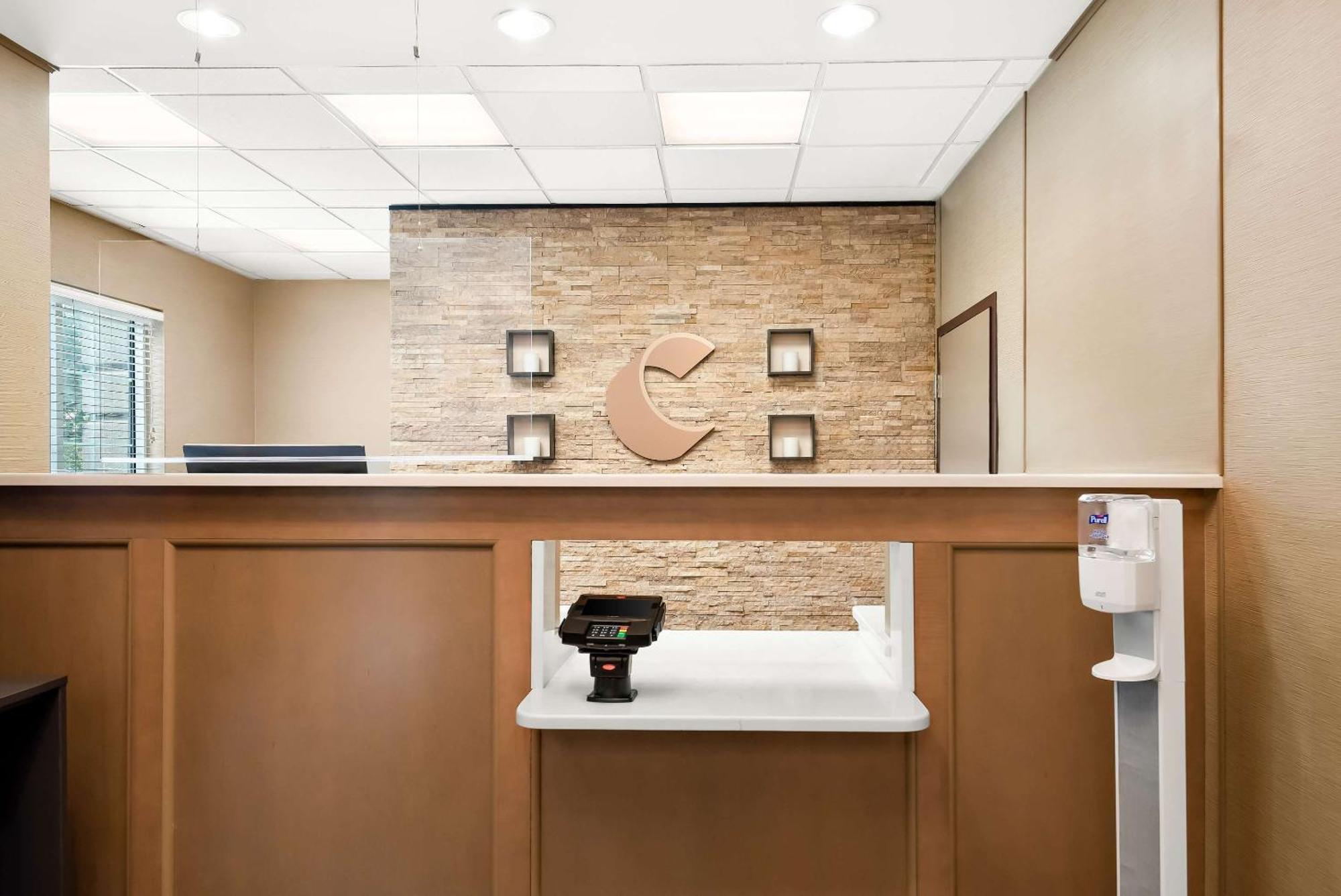 Comfort Suites New Orleans East Esterno foto